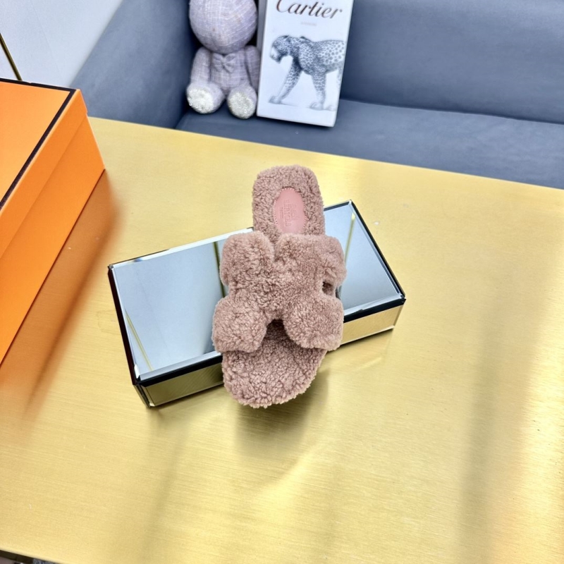 H**mes slippers